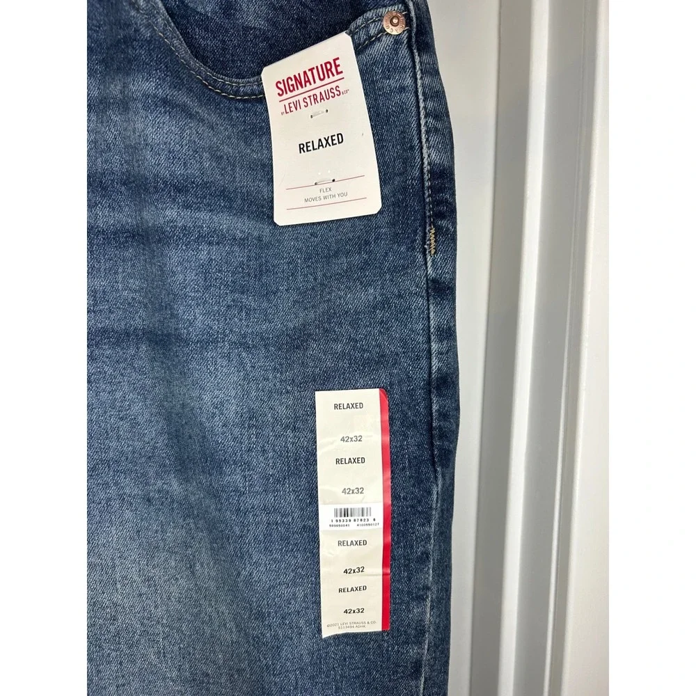 NEW Signature by Levi Strauss Men Relaxed Fit Flex Jeans Medium Wash 42x32
